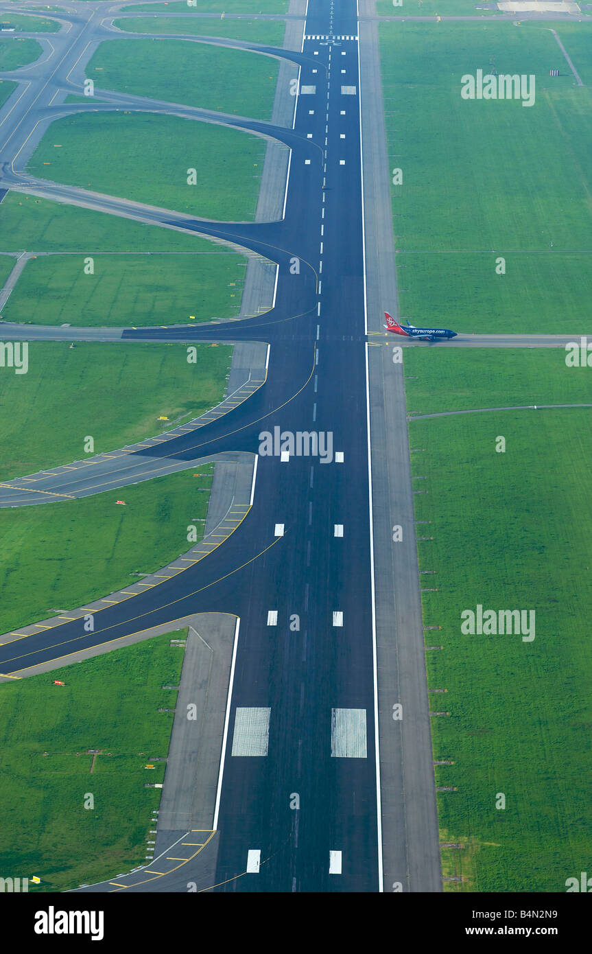 Amsterdam airport aerial hi-res stock photography and images - Alamy