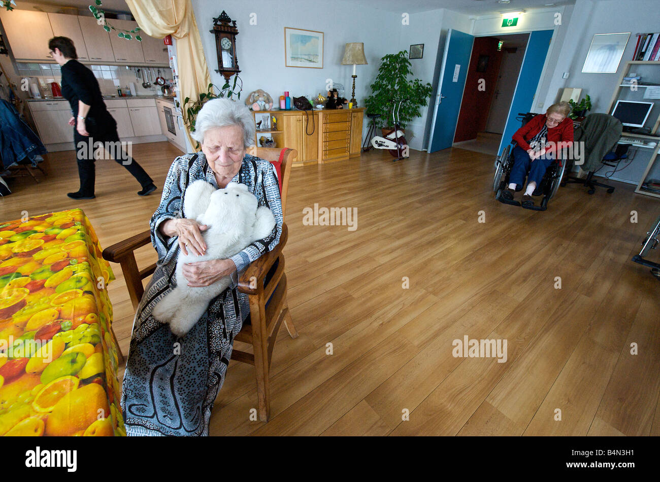 Netherlands Amsterdam old peoples home Leo Polak a senior woman in the ...