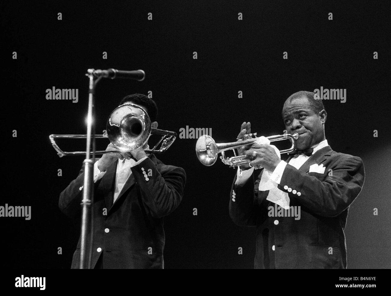 Black 1950s jazz musician hi-res stock photography and images - Alamy