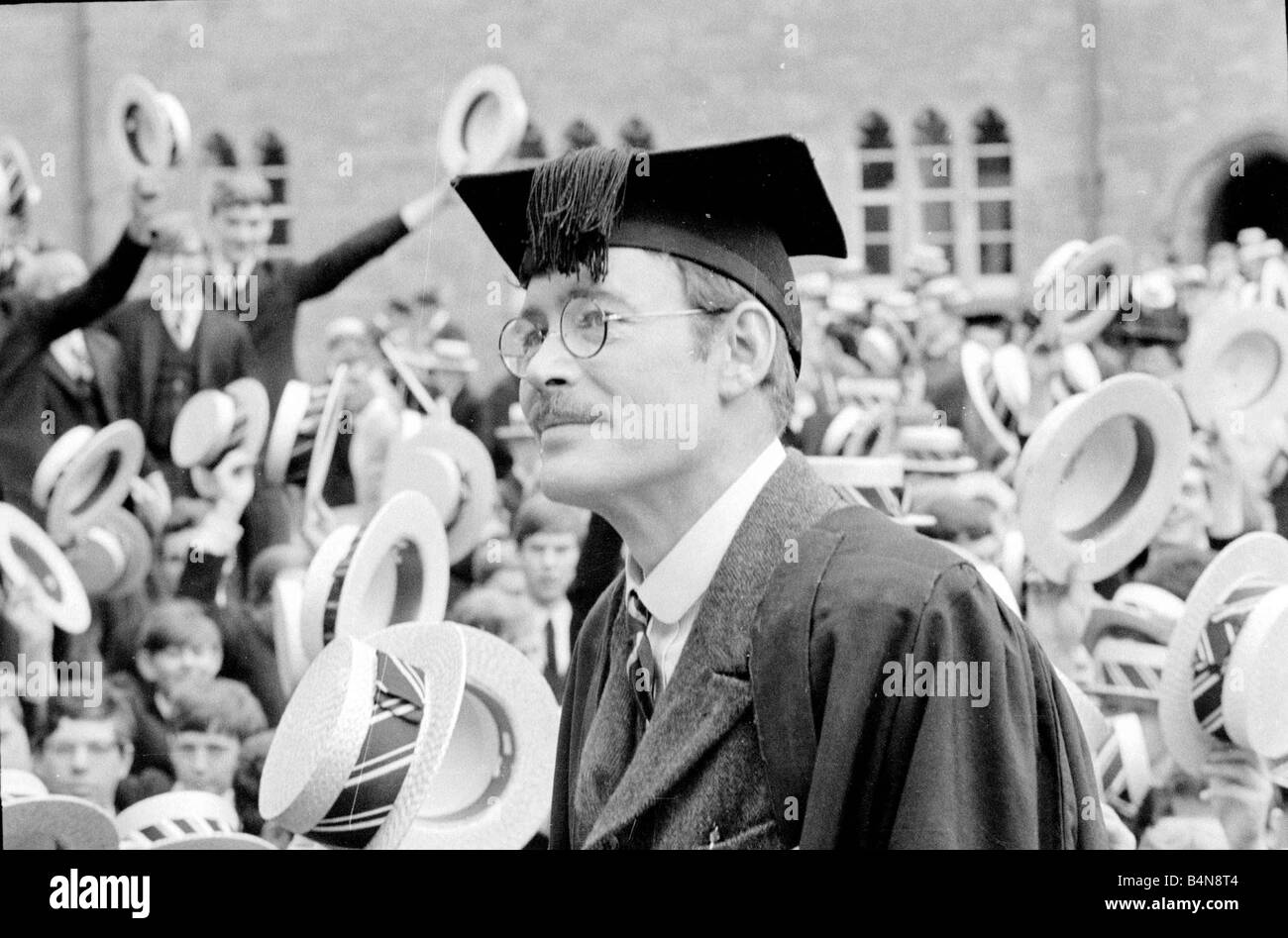 Actor Peter O Toole during the filming of Goodbye Mr Chips at Sherborne Public School Graduation hat July 1968 Stock Photo