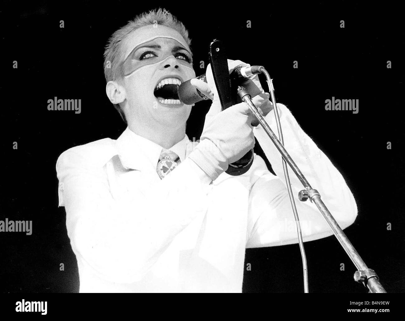 Annie lennox singer eurythmics Black and White Stock Photos & Images ...
