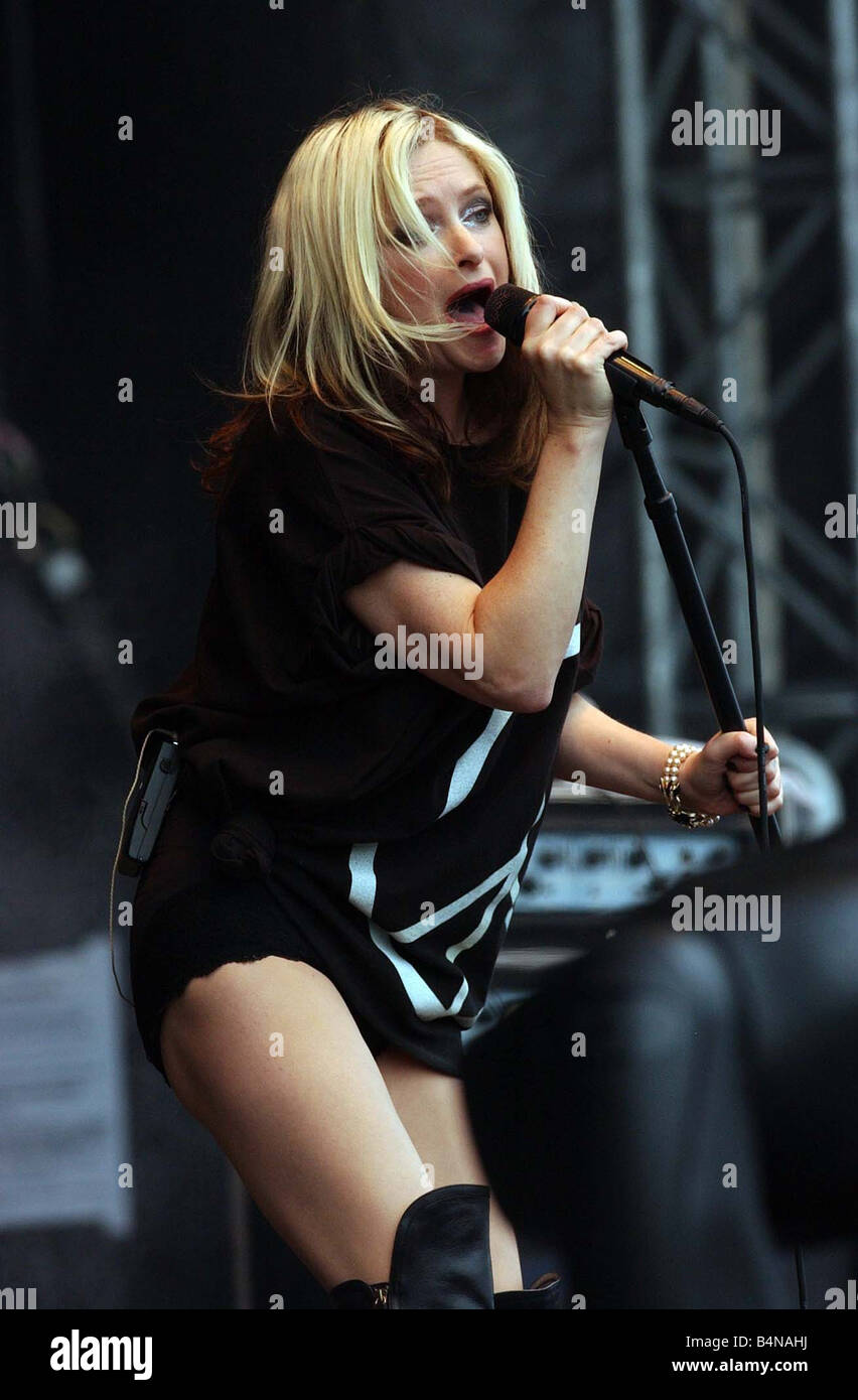 T In The Park Balado July 2004 Alison Goldfrapp on stage T in the Park at Balado Stock Photo