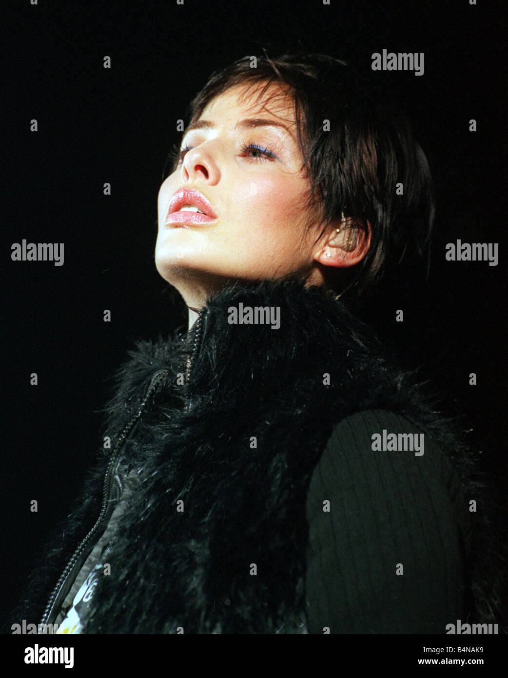 Natalie Imbruglia At Glasgow Barrowlands November 1998 Stock Photo