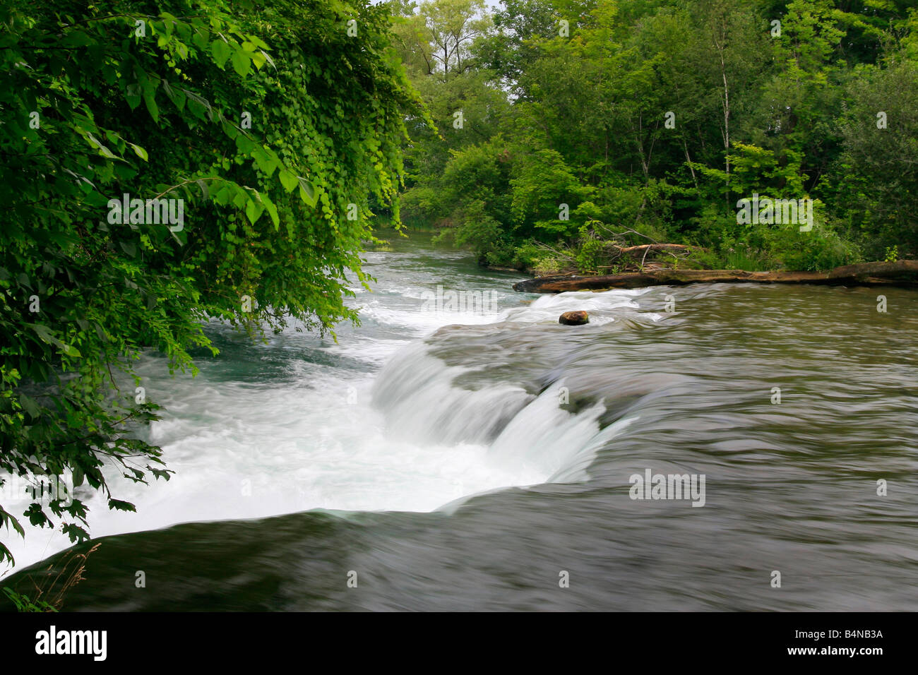 Small waterfalls wallpaper hi-res stock photography and images - Alamy