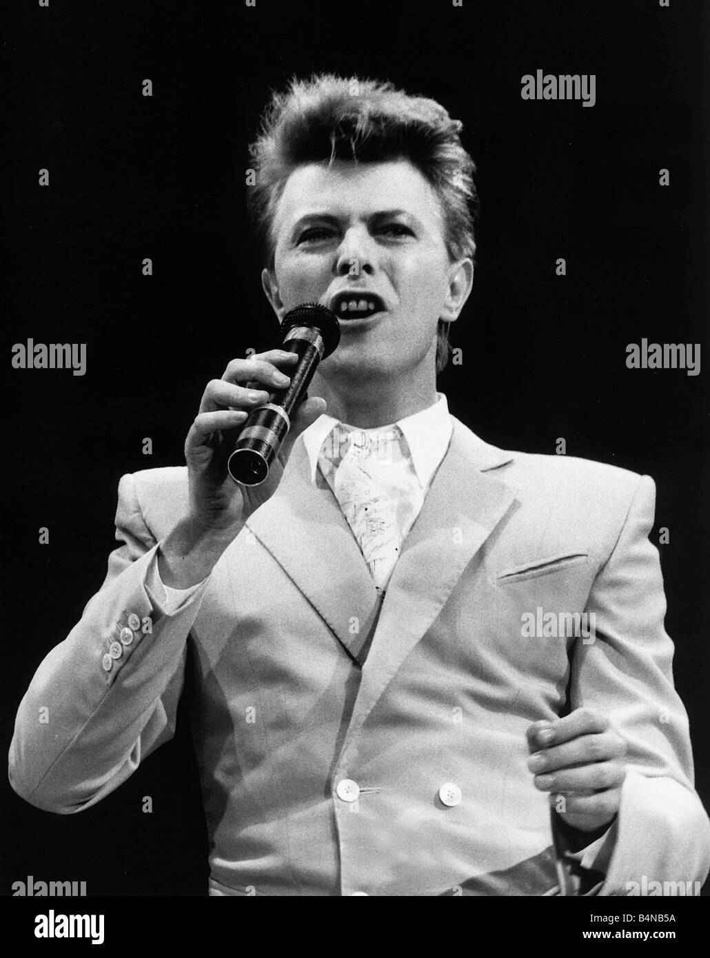 Live concert david bowie hires stock photography and images Alamy