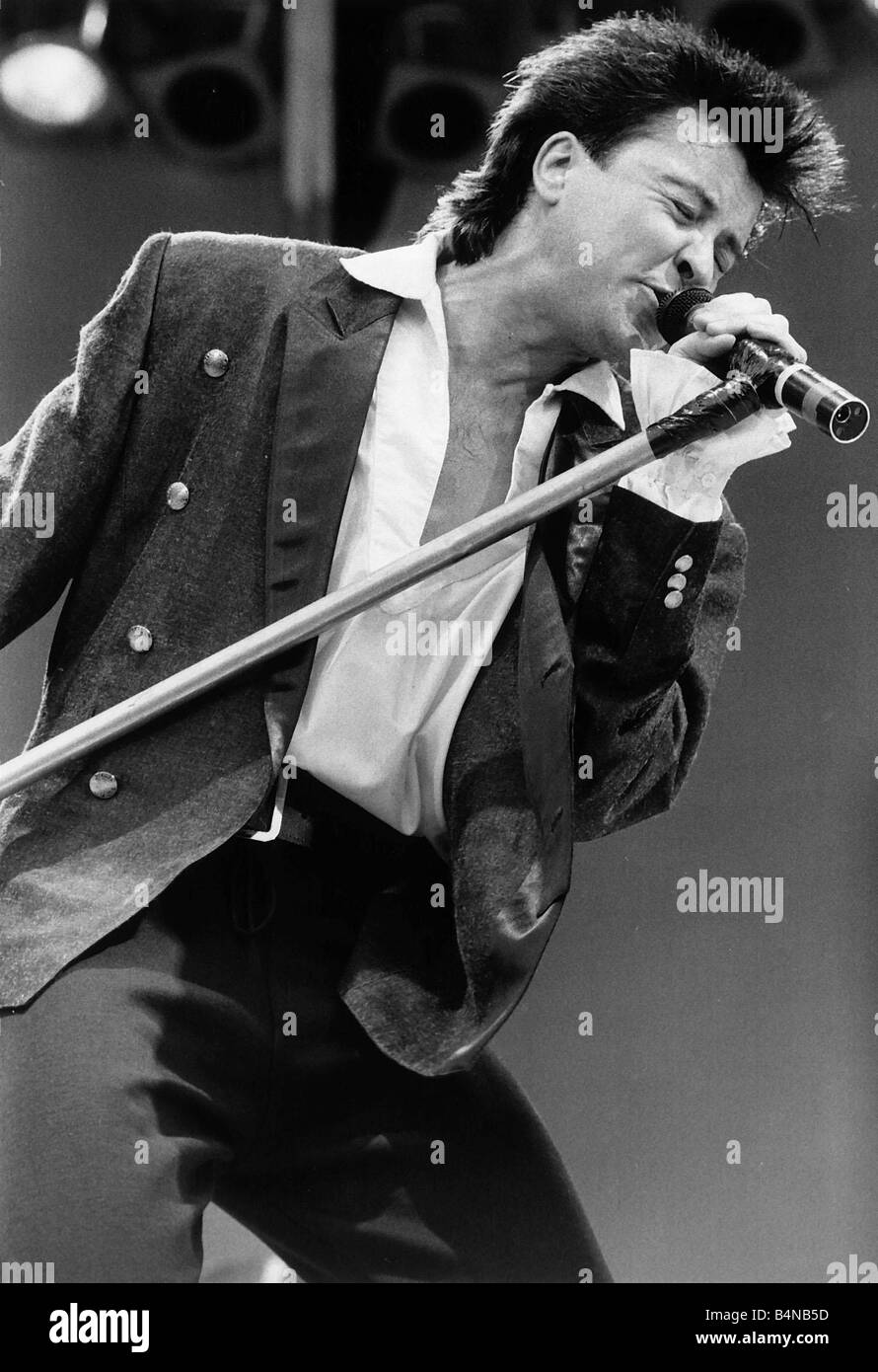 Paul Young Pop Singer At Live Aid Concert 1985 Wembley Stadium Stock Photo Alamy Paul Young Pop Singer At Live Aid Concert 1985 Wembley Stadium Stock Photo Alamy