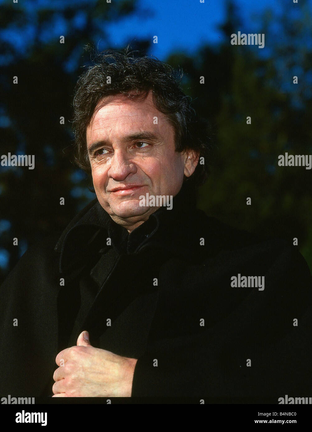 Johnny Cash wearing dark overcoat August 1992 Stock Photo Alamy