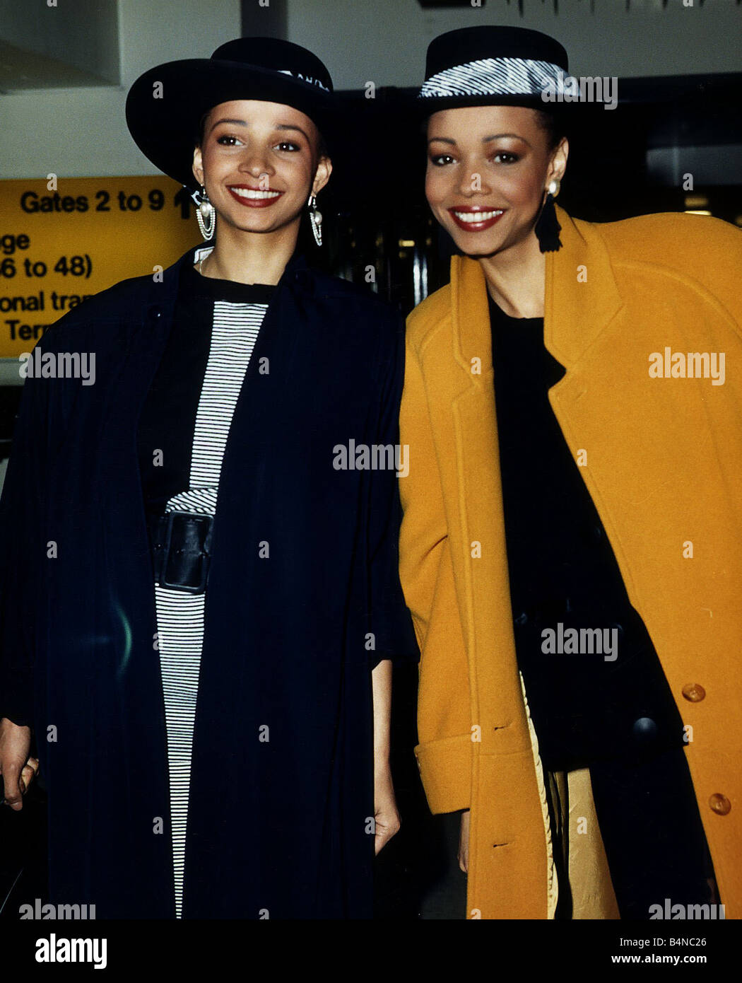 Mel and Kim Appleby pop singers and twins Stock Photo Alamy
