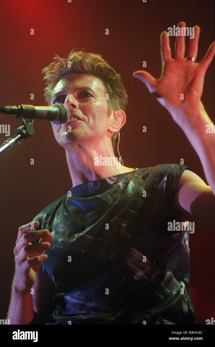 David Bowie Actor Singer August 98 Stock Photo - Alamy