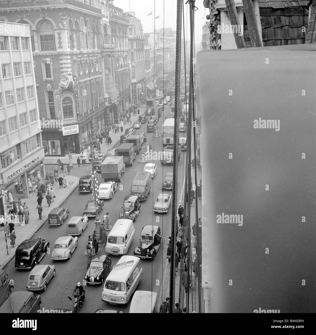 Traffic in Oxford Street London at the begining of December 1959 Christmas Shopping Stock Photo