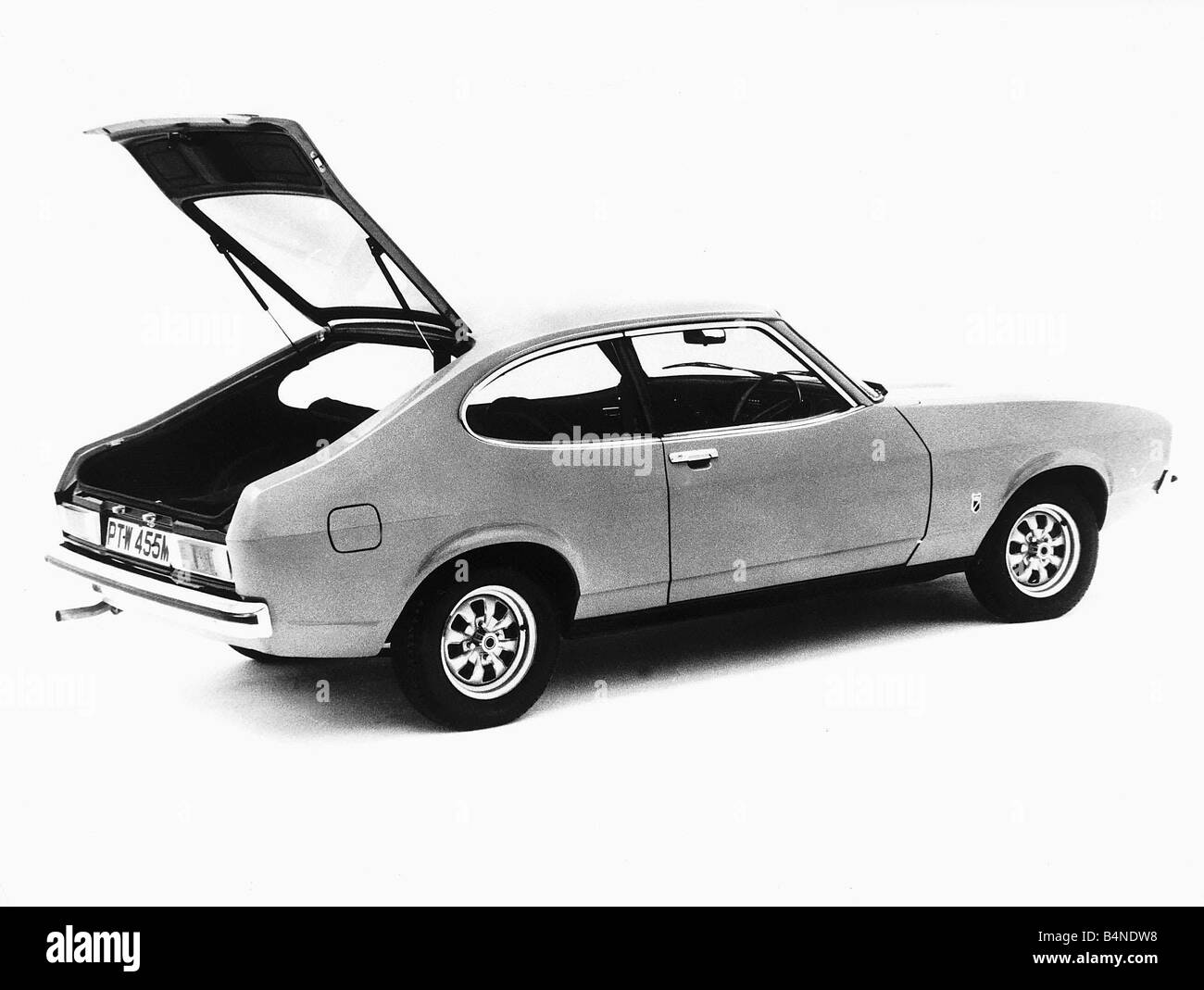 Motors Cars Ford Capri 1600 XL hatchback February 1974 Stock Photo