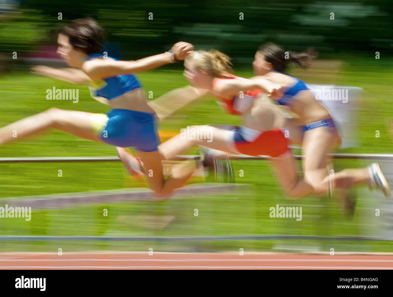 Relay race girls hires stock photography and images Alamy