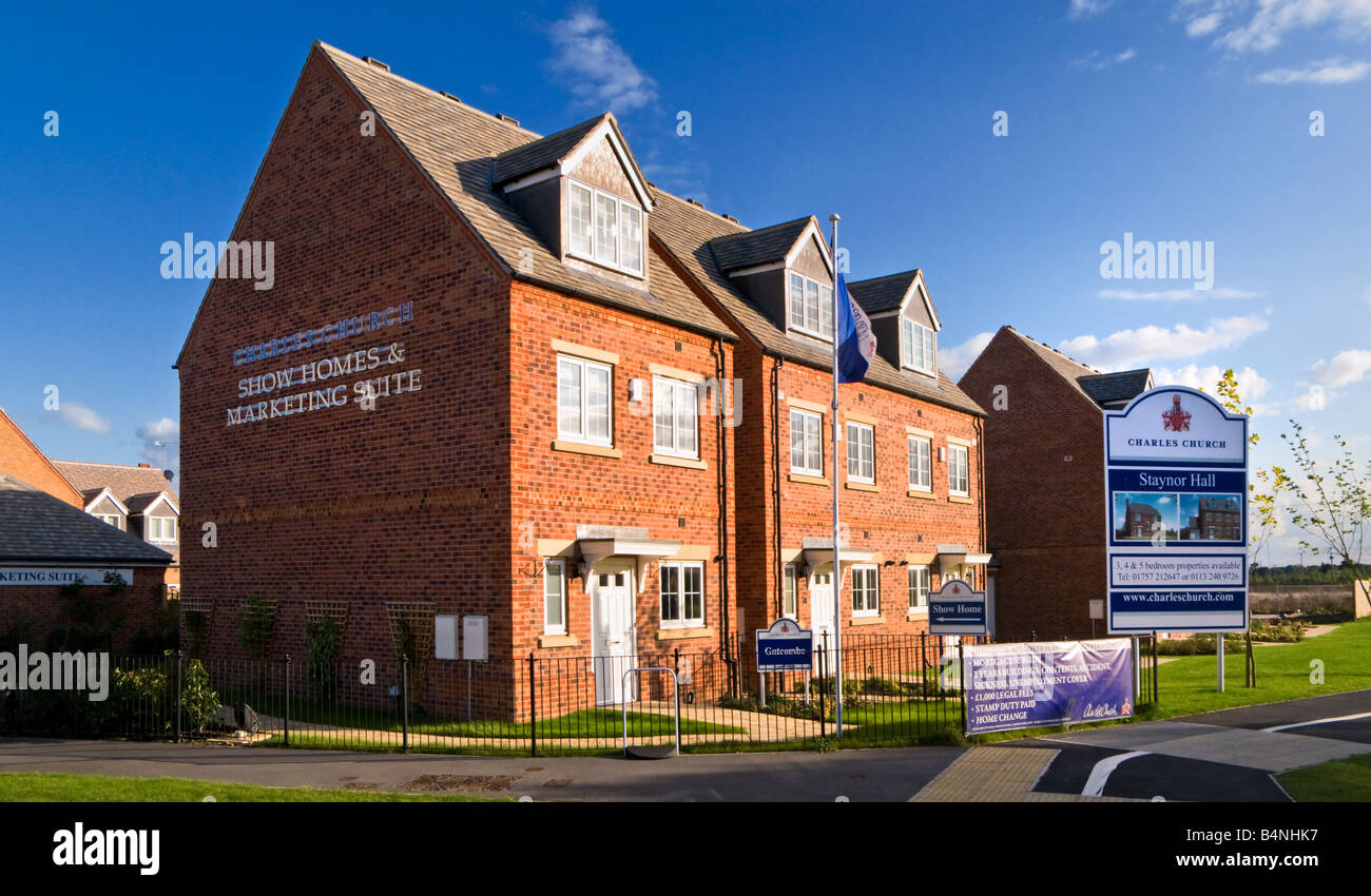 Houses - Show home and marketing office of a new build housing  development UK Stock Photo