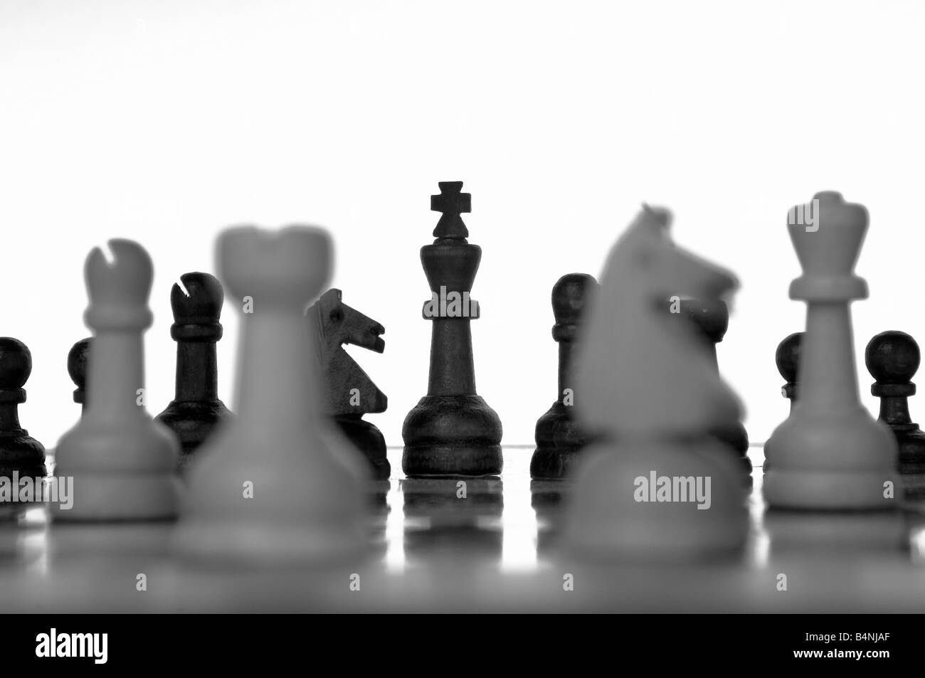 Objection Chess opposing chess pieces on a chess board Stock Photo - Alamy