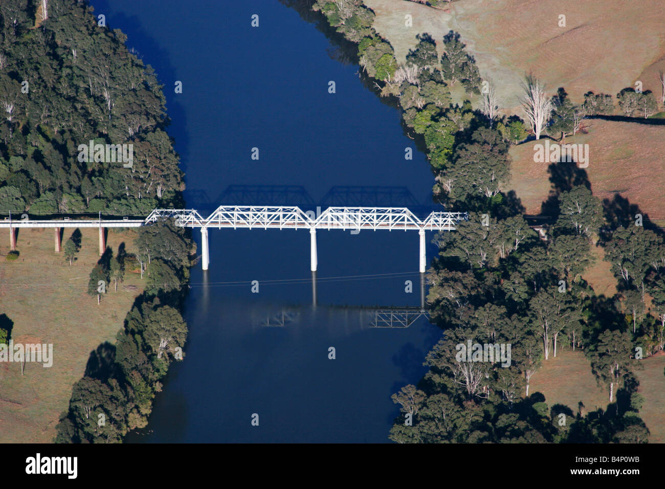 Steel girder railway bridge hi-res stock photography and images - Alamy