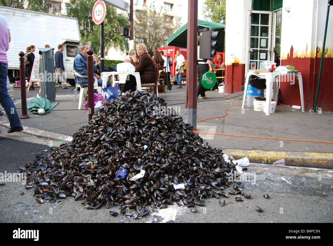 Food waste mountain hi-res stock photography and images - Alamy