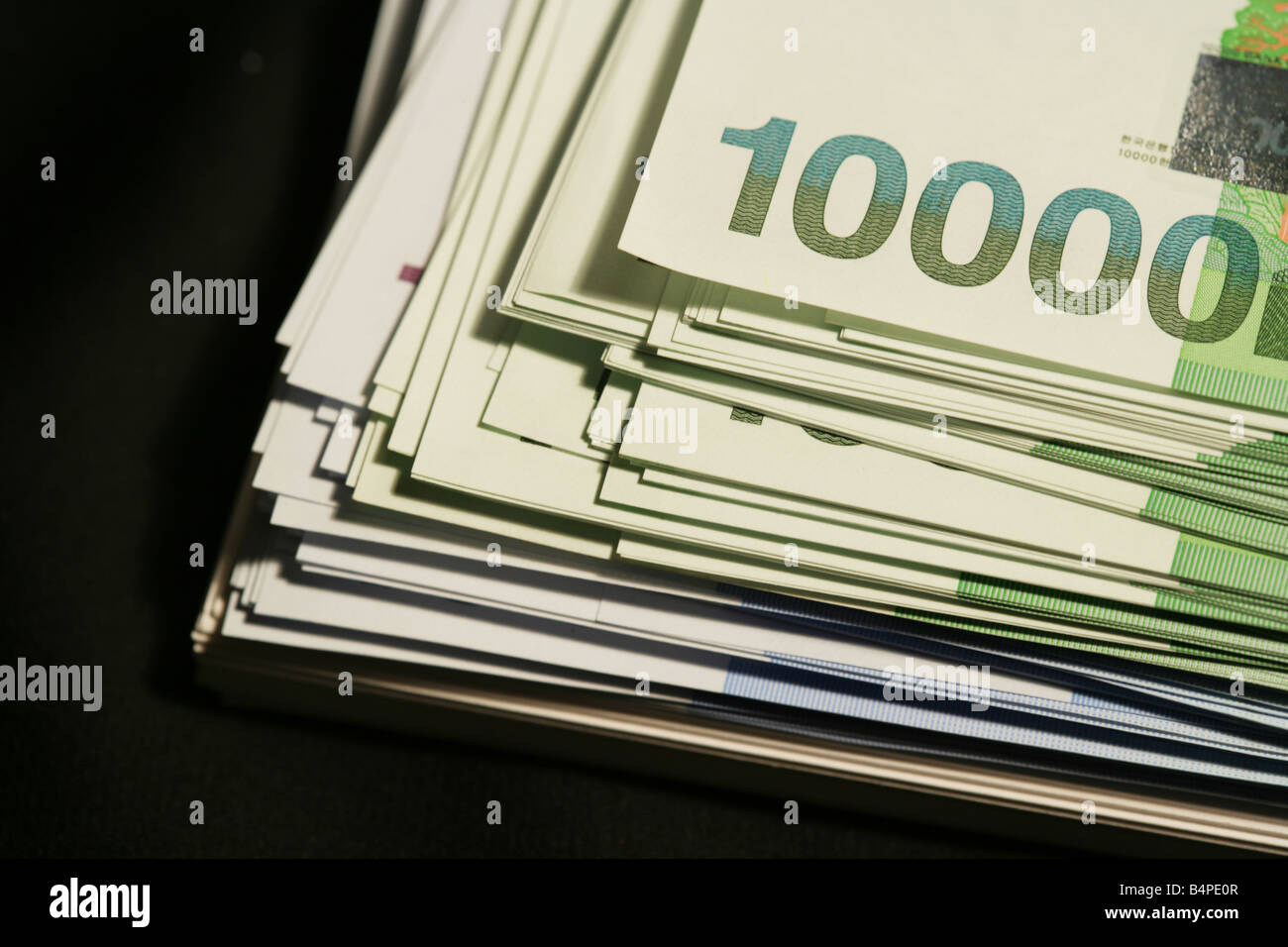 Korean currency Stock Photo - Alamy