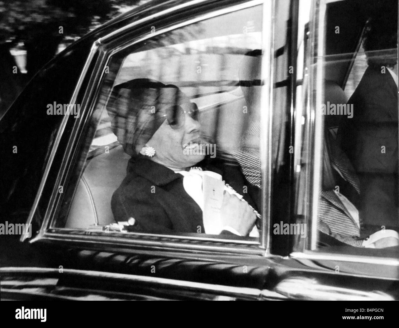 Shirley Bassey is driven away from the funeral home at her mother s