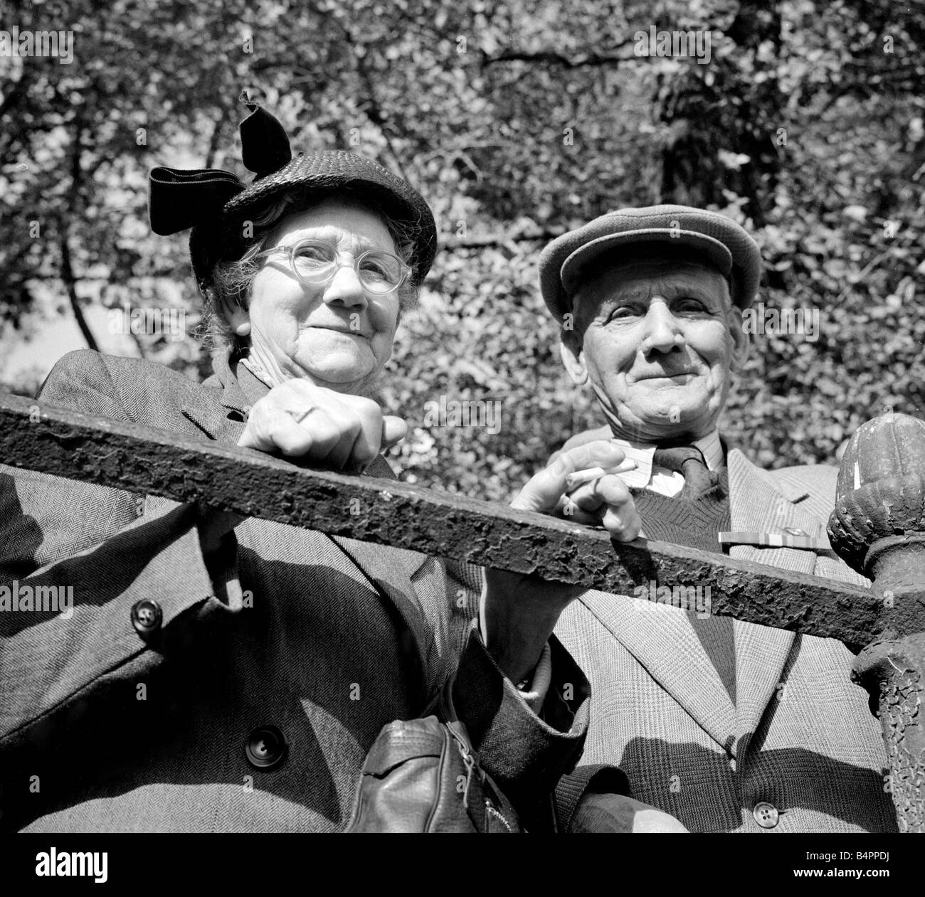 Mrs Carolyn Page 81 and her husband George from Croydon South London December 1957 Zola Stock Photo