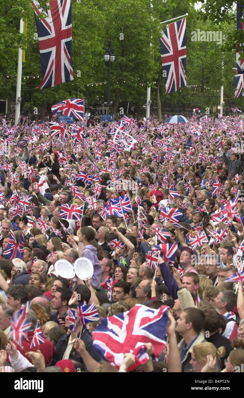 Queen Elizabeth Golden Jubilee June 2002 Crowds along the Mall towards