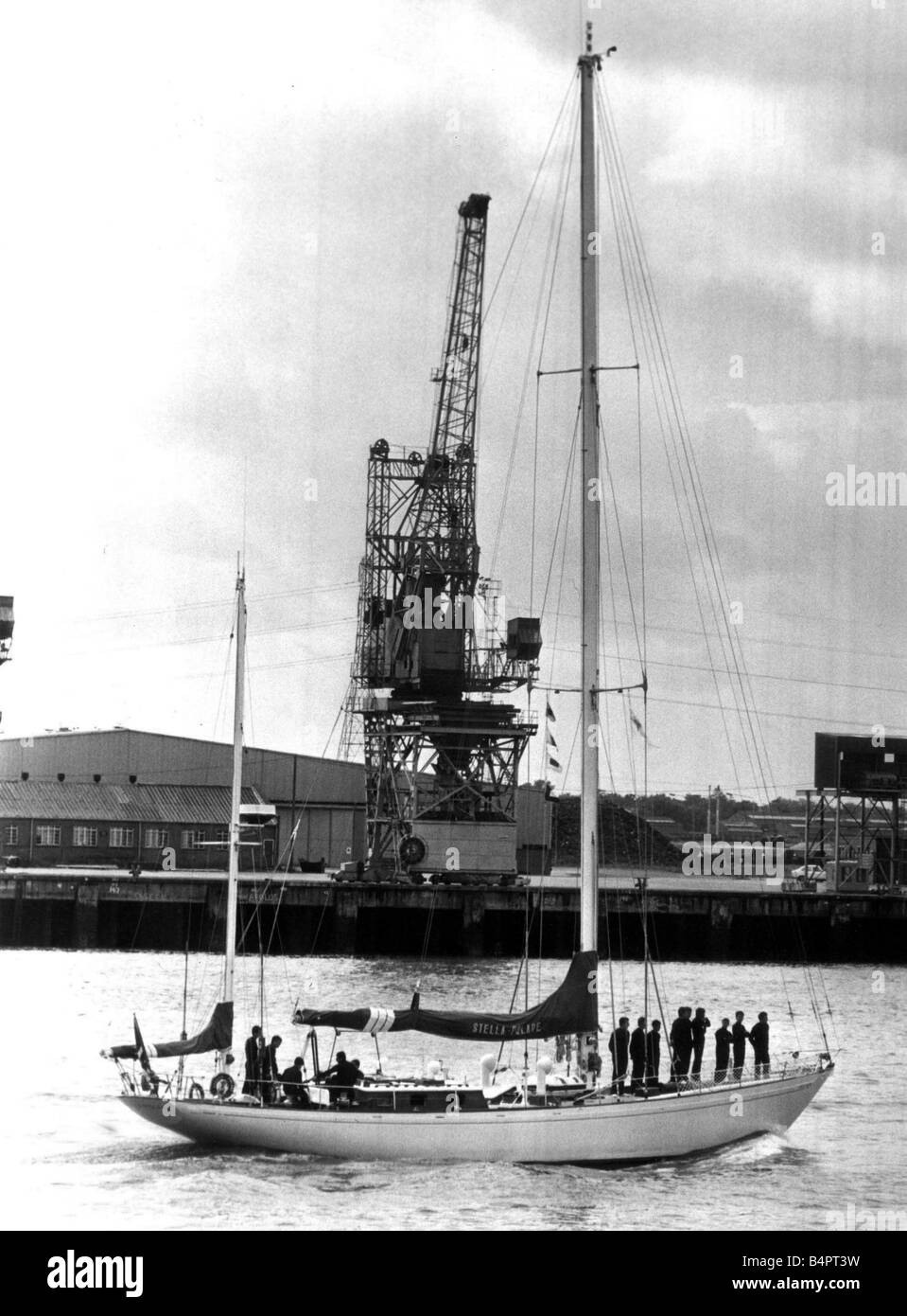 Tall ships race 1986 Stella Polare first arrival italian navy Stock Photo