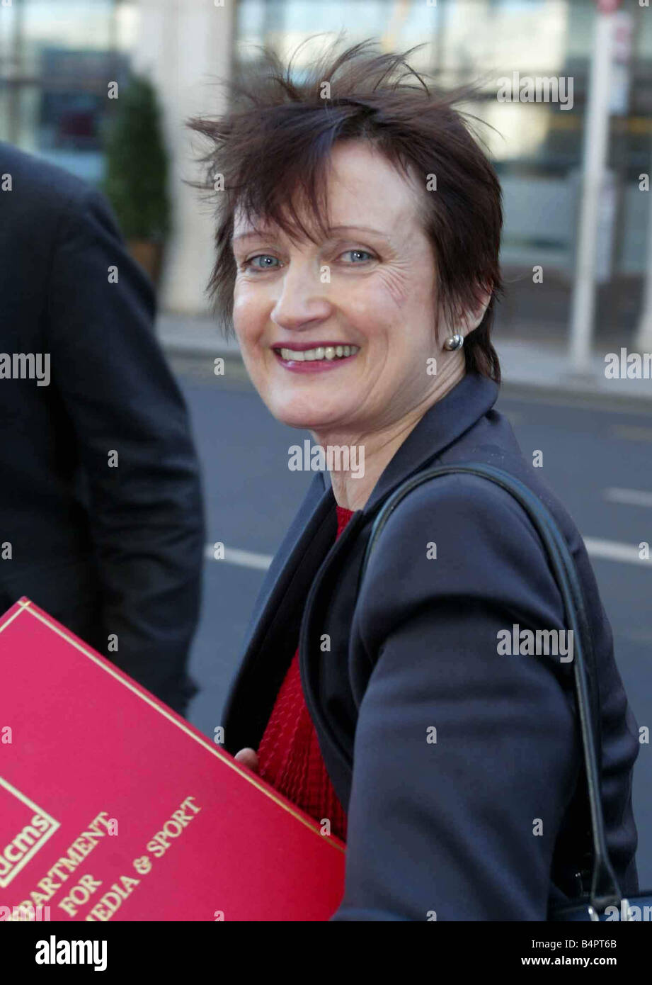 Tessa Jowell outside the Dept of Sport after talks with Tim Lamb about forthcoming Cricket World Match in Zimbabwe January 2003 Stock Photo