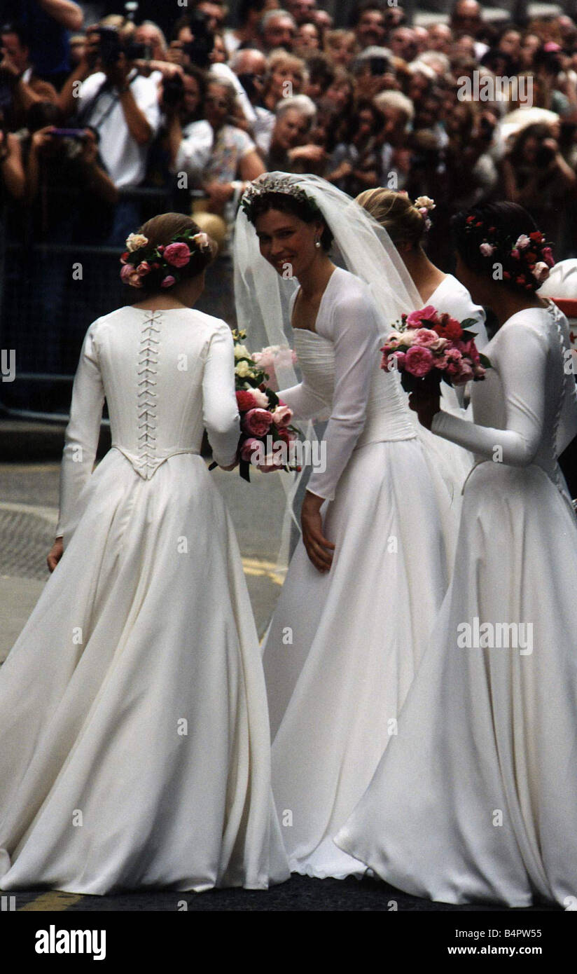 Lady Sarah Armstrong Jones bride of Daniel Chatto wears wedding dress with bridesmaids July 1994 Stock Photo