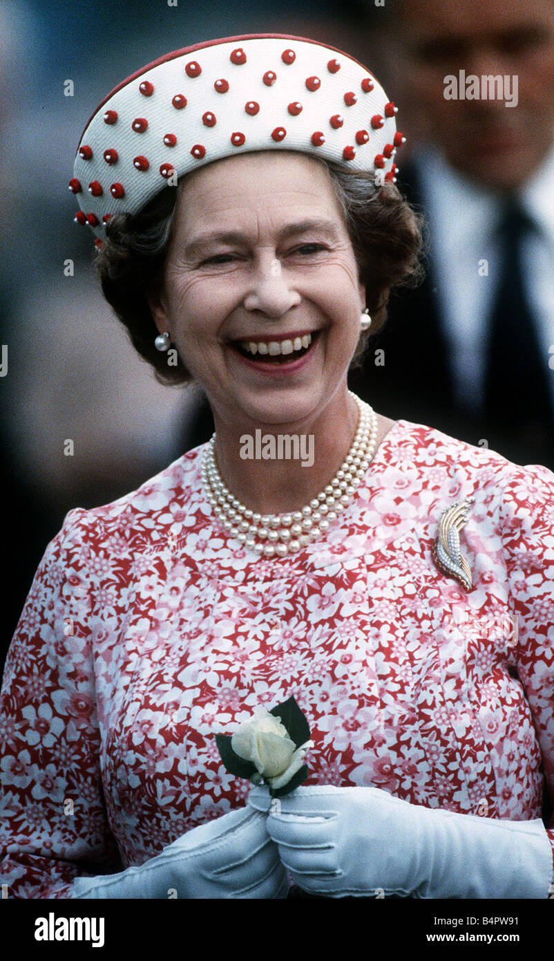 Queen Elizabeth at Windsor Horse Show Stock Photo Alamy