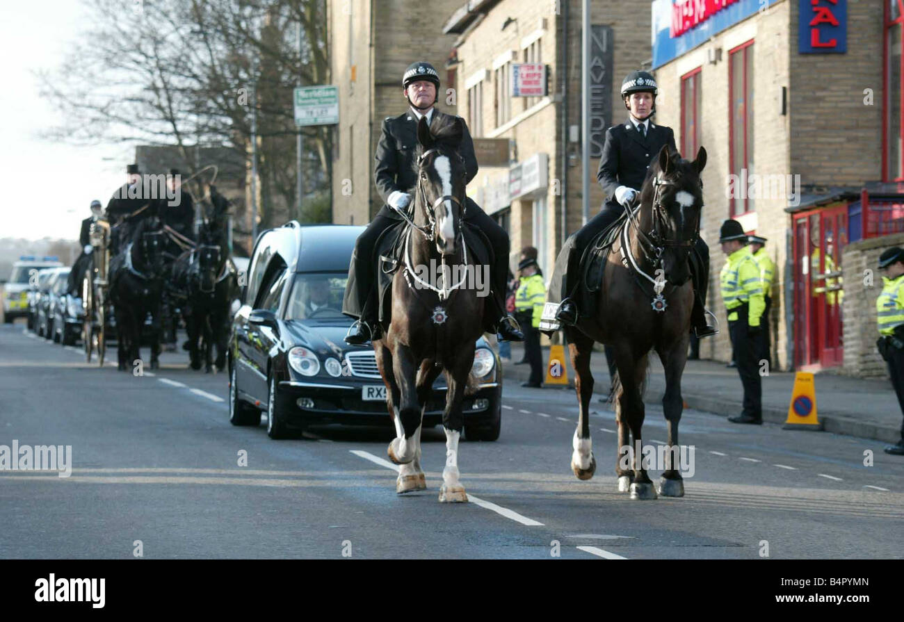 Police horses lead the funeral procession of murdered wpc Sharon Beshenivsky in Bradford Stock Photo