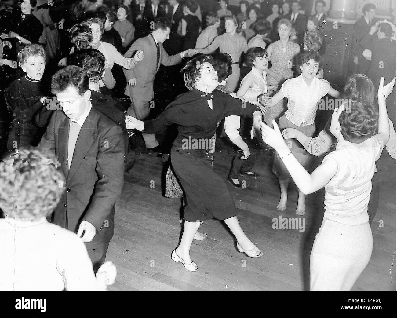 Dance floor 1950s hi-res stock photography and images - Alamy