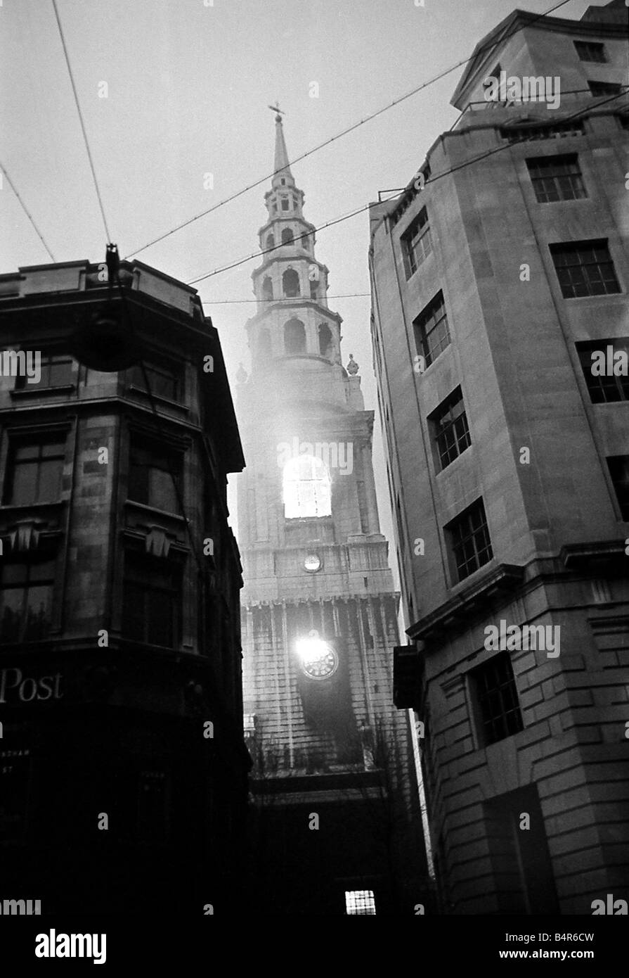 St Brides Fleet Street fire during the fire blitz of London Decemeber 1940 Stock Photo