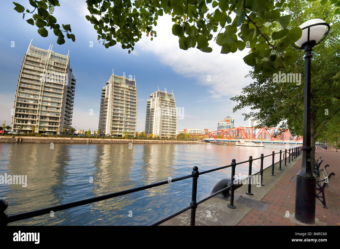Blocks of flats salford hires stock photography and images Alamy