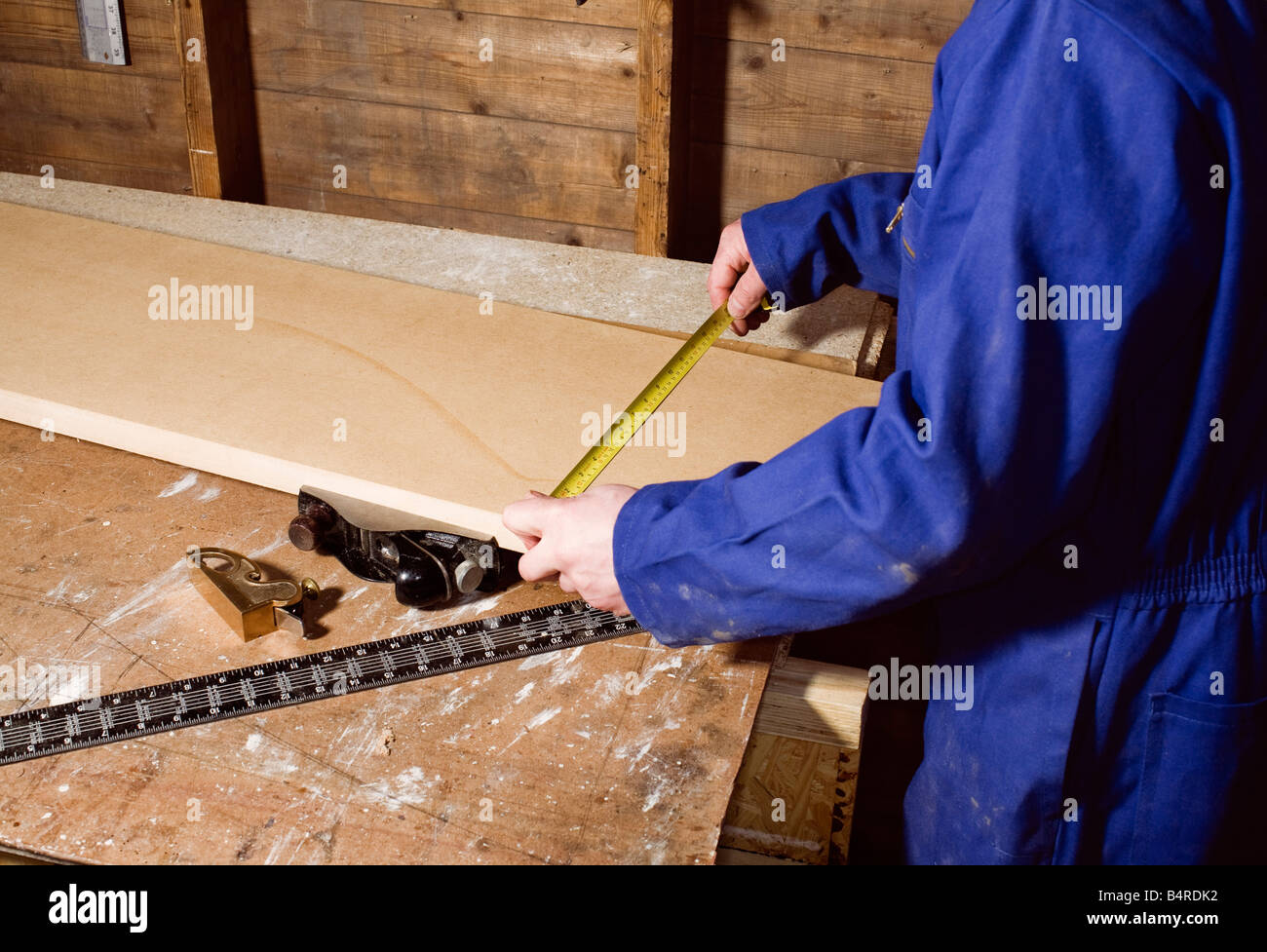 measuring woodwork diy carpentry joiner Stock Photo Alamy