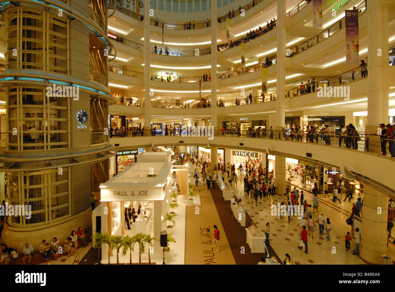A SHOPPING MALL IN KUALA LUMPUR MALAYSIA Stock Photo Alamy