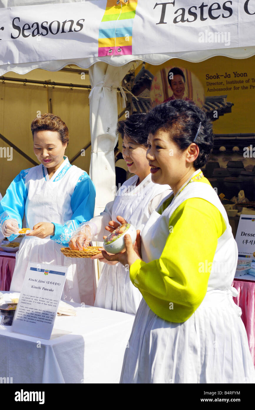 women-dressed-in-the-national-costume-of-korea-at-the-cultural-centre