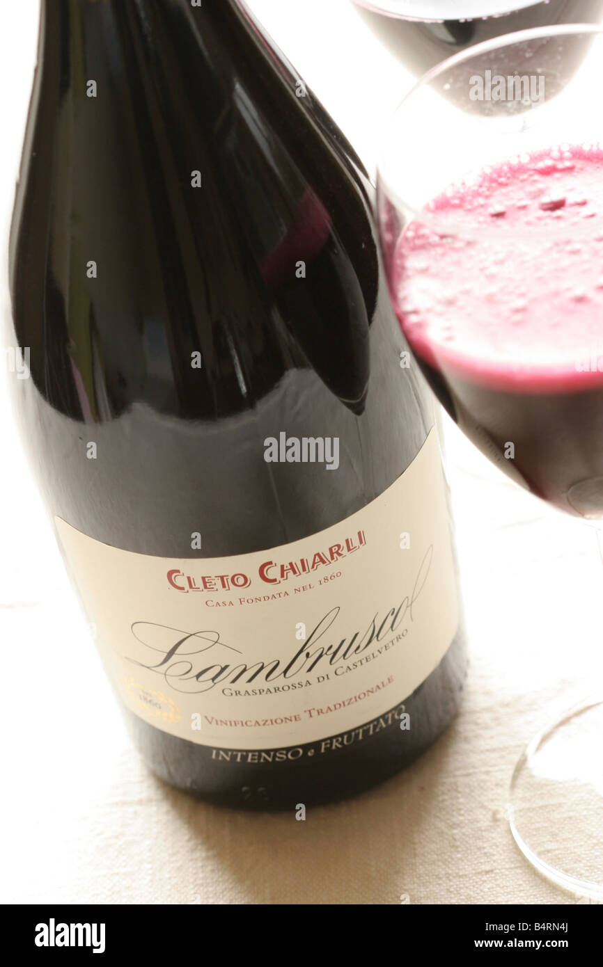 Download Lambrusco Bottle High Resolution Stock Photography And Images Alamy Yellowimages Mockups