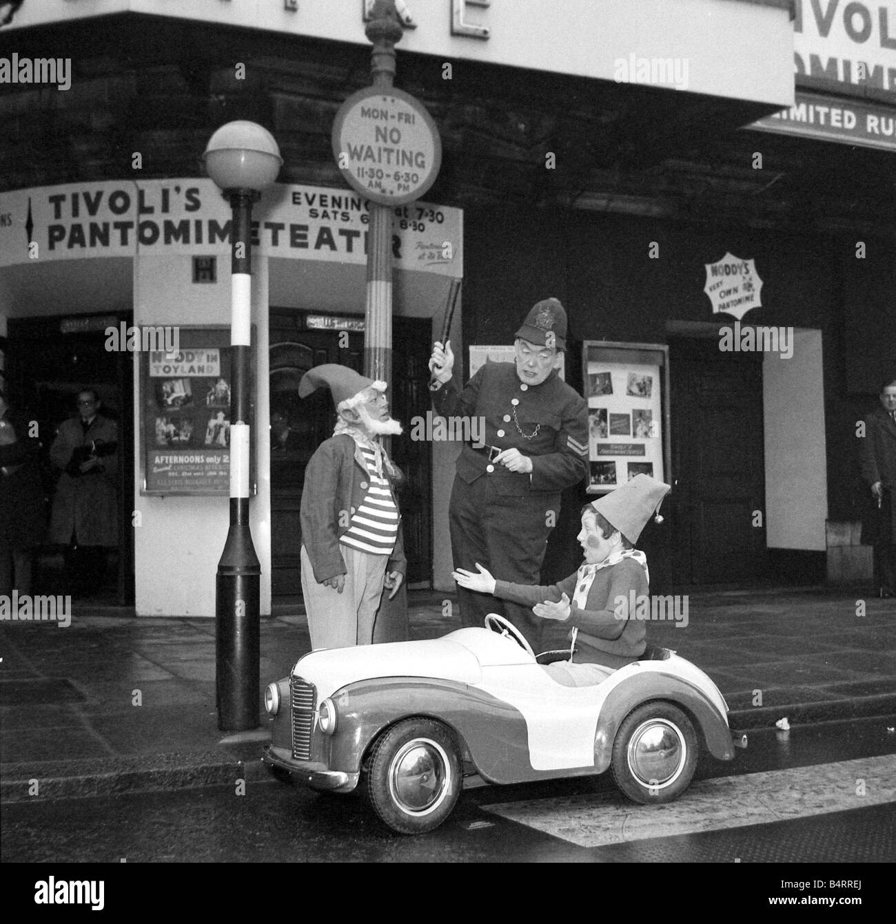 Noddy outside Princess Theatre in London December 1957 Stock Photo