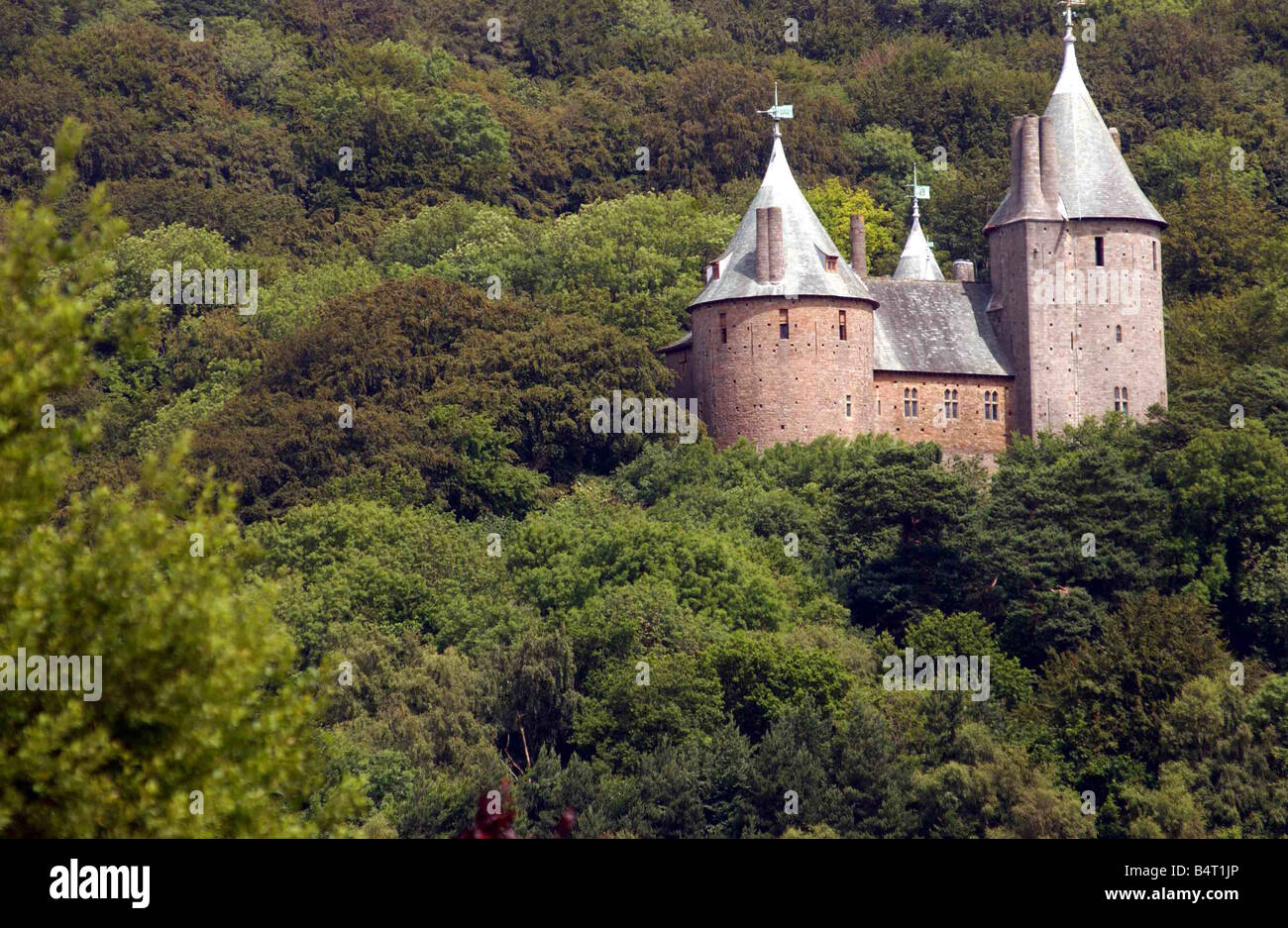 the-fairy-tale-castle-castell-coch-situated-on-the-outskirts-of-cardiff
