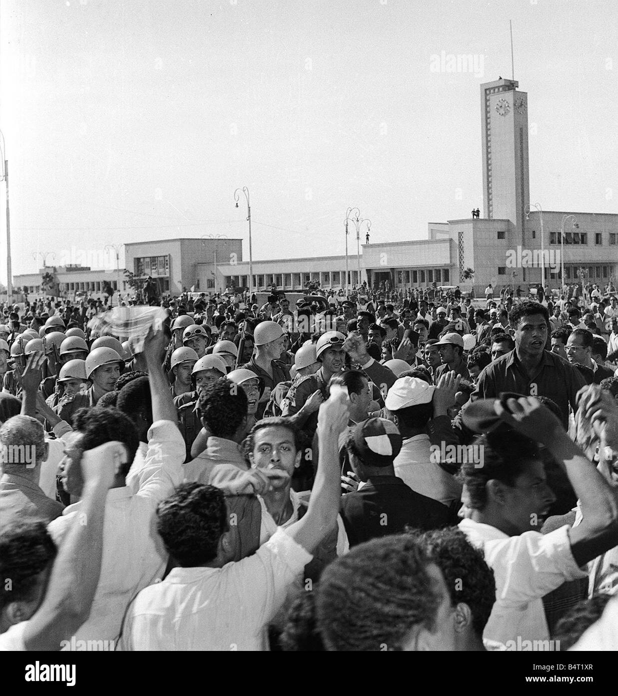 Suez Crisis 1956 Demonstrations and riots as United Nations forces enter Port Said Stock Photo