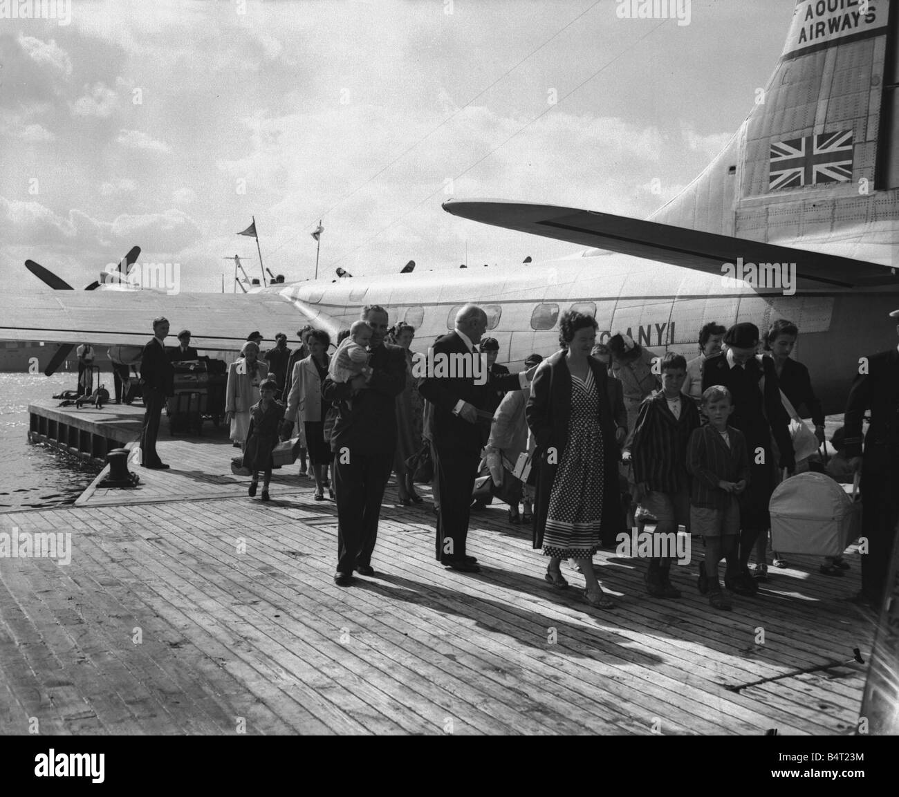Suez Crisis 1956 British civillians evacuated from Egypt arrive at Southampton by flying boat Stock Photo