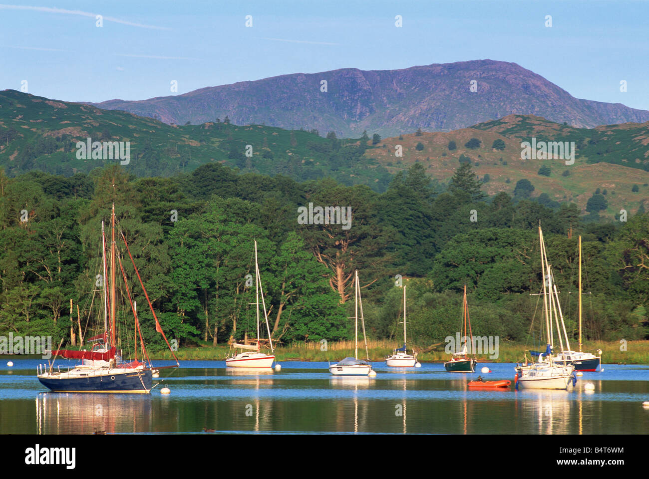 England, Cumbria, Lake District, Yachts on Lake Windermere at Ambleside Stock Photo