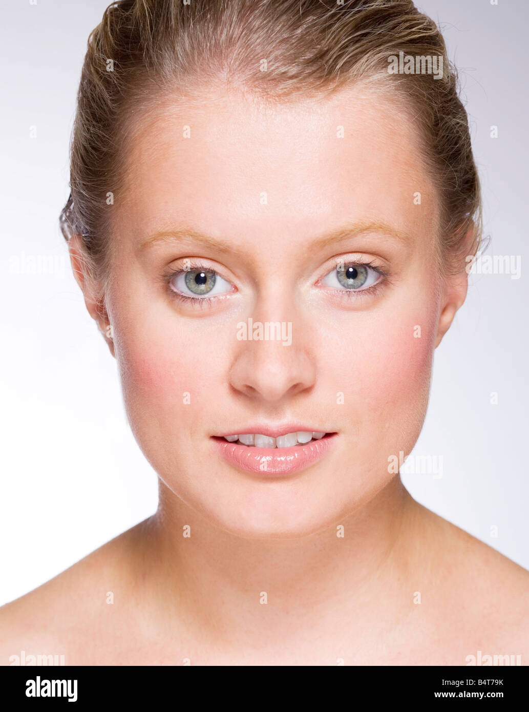 Portrait of Blonde girl smiling Stock Photo - Alamy