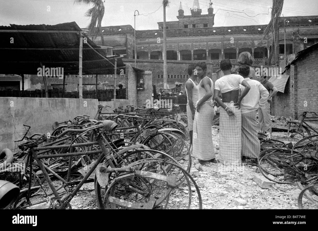 Bangladesh 27 06 1971 DM71 6044 Daily Mirror Piper alegriaproductions260706 Stock Photo