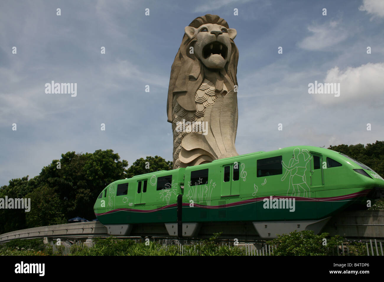 Monorail and Merlion Sentosa Singapore April 2008 Stock Photo - Alamy