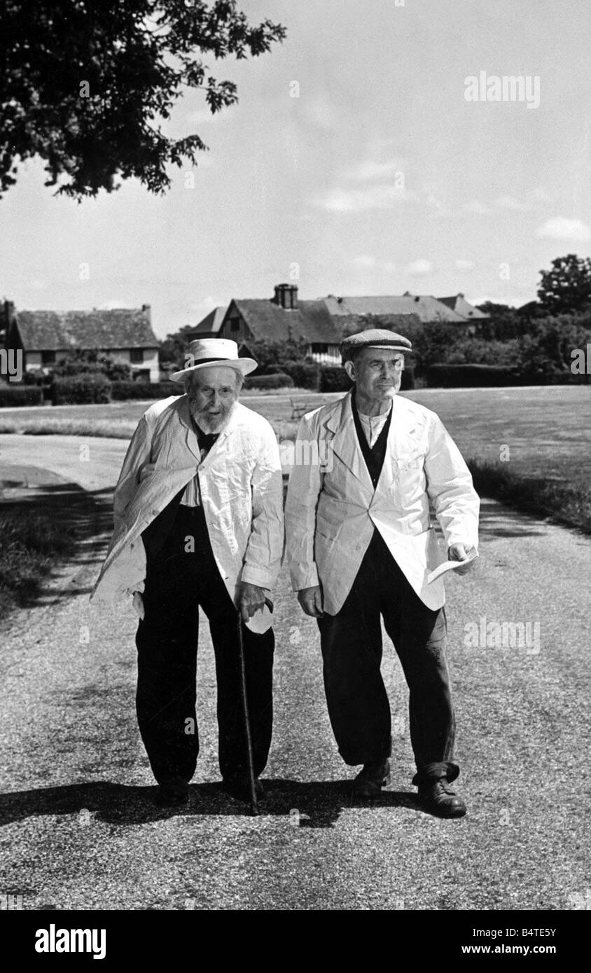 100 year old James Faulty and his 73 year old son Fred off to draw their pensions Wittershal Nr Leigh July 1950 Stock Photo