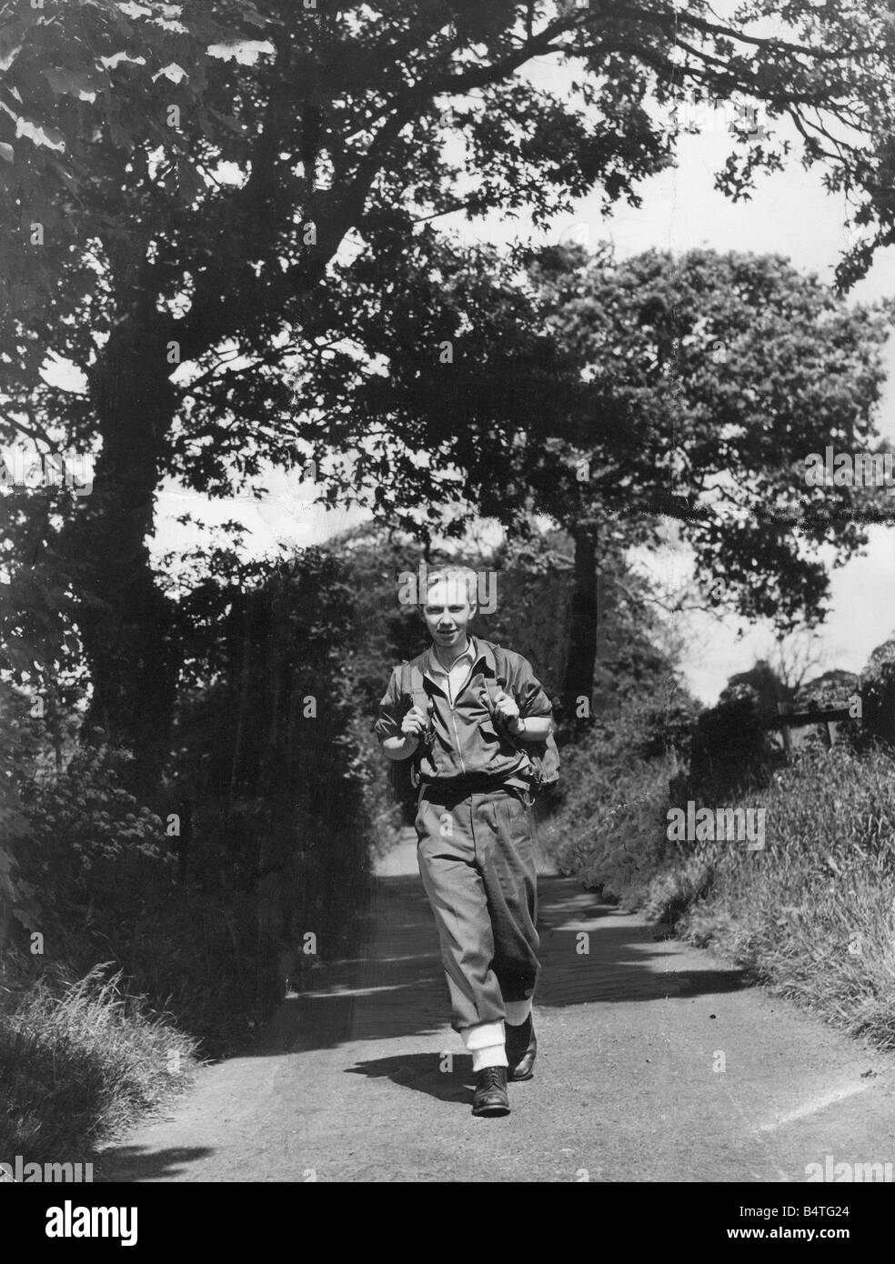 1950s man walking hi-res stock photography and images - Alamy