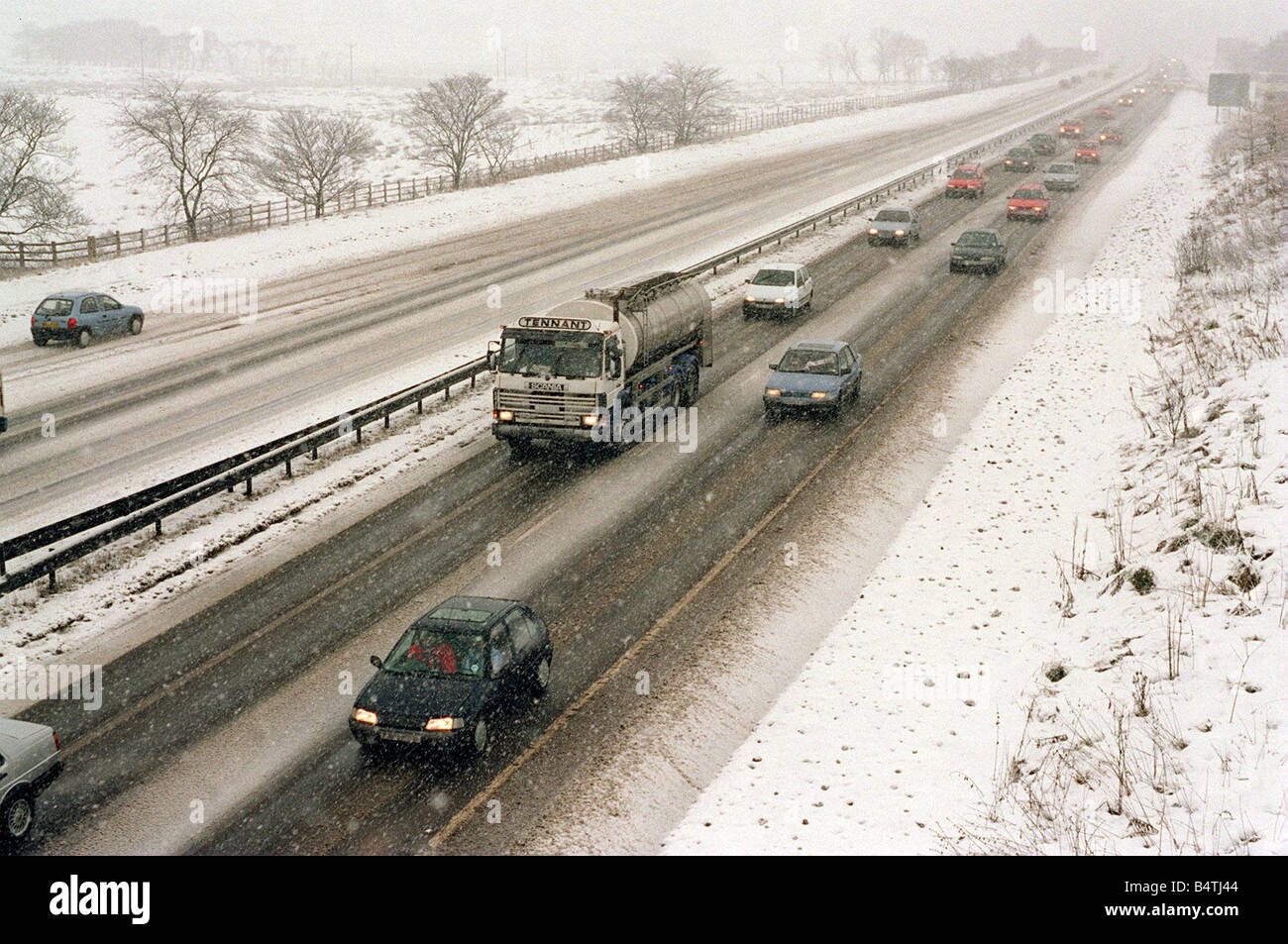 Weather snow on the m8 at harthill Stock Photo Alamy