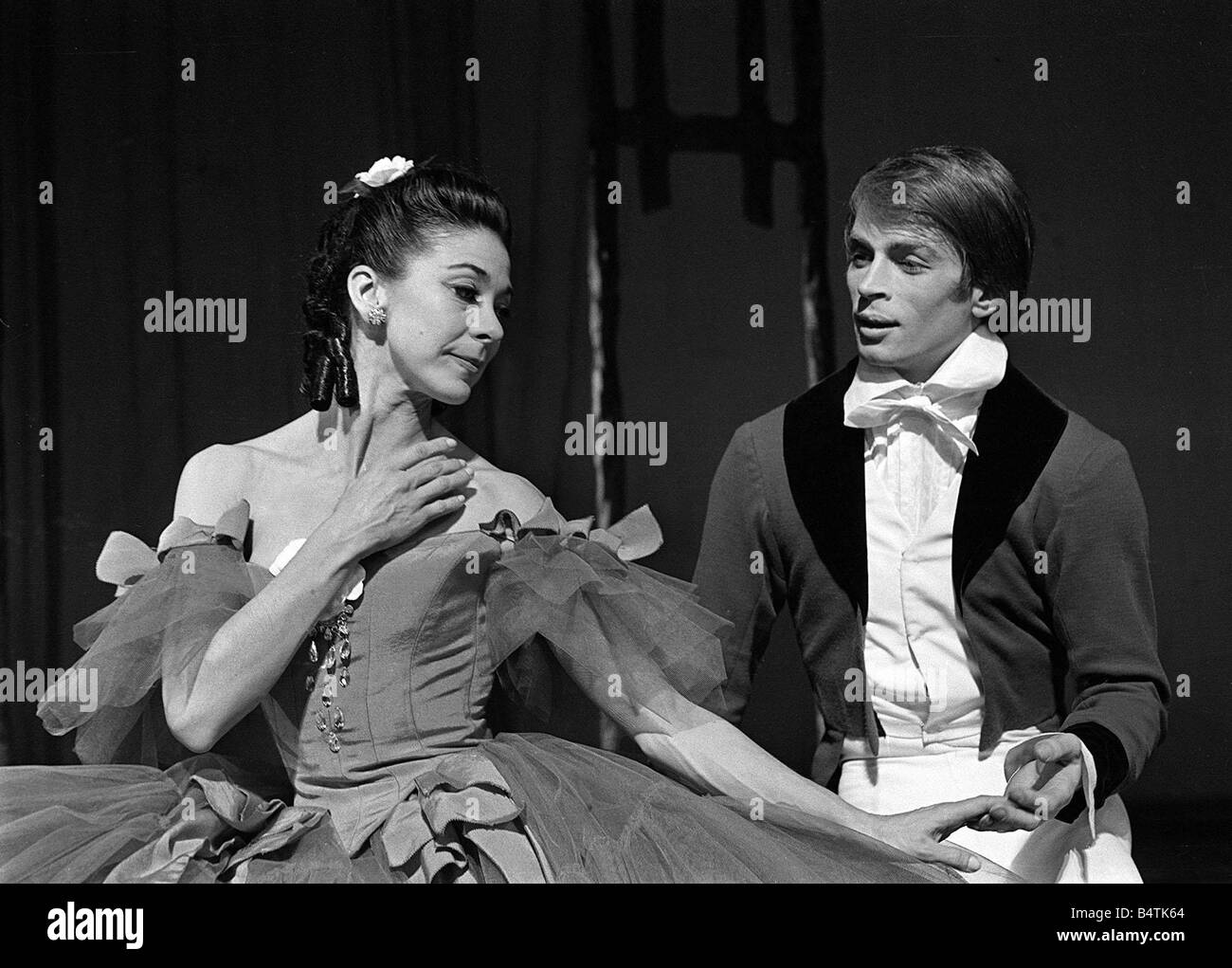 Rudolf Nureyev and Margot Fonteyn seen here during the press call for the Royal Ballets latest production Marguerite and Armand Stock Photo