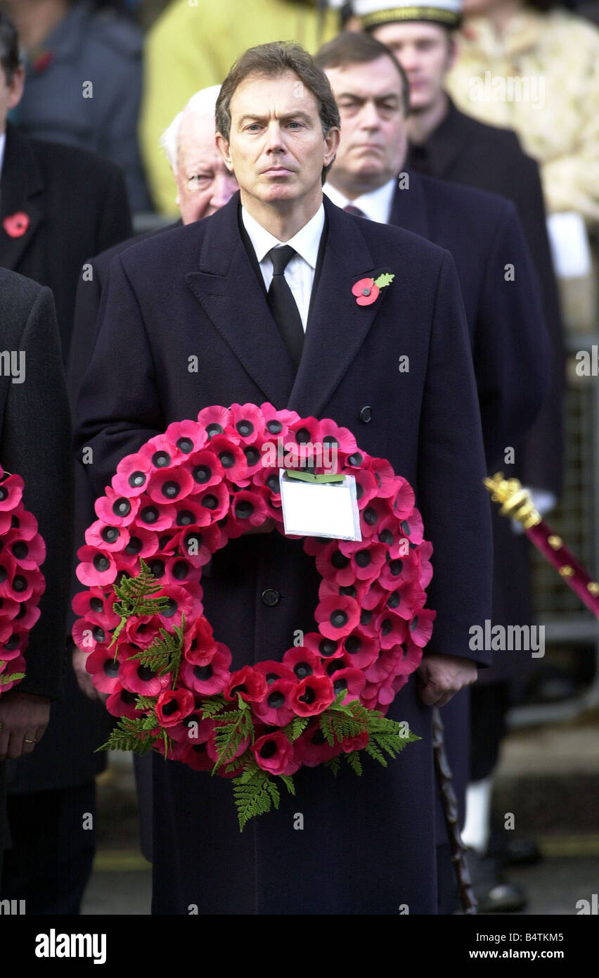 Remembrance Sunday Service London November 2000 Tony Blair lays a wreath during the annual Remembrance Day service at the Cenotaph Memorial Whitehall London This service commemerates the soldiers who have died for Britain in both World Wars and other conflicts such as the Gulf War This year is the 80th anniversary of the November 11 Armistice that ended fighting in World War One Stock Photo