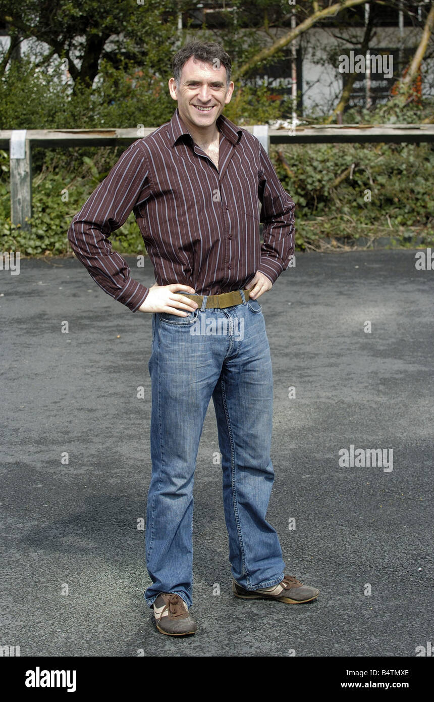 Emmerdale actor Tony Audenshaw shows off his trim figure after his ...